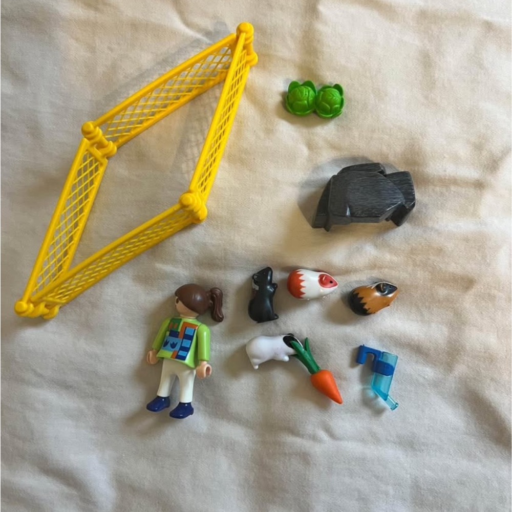 4 Playmobil Sets Pony Grooming; warrior & wolf; guinea pig; pirate